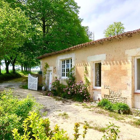 As Seen On A New Life In The Sun - Beautiful 3 Bedroom Cottage With Shared Pool Montboyer Exterior photo