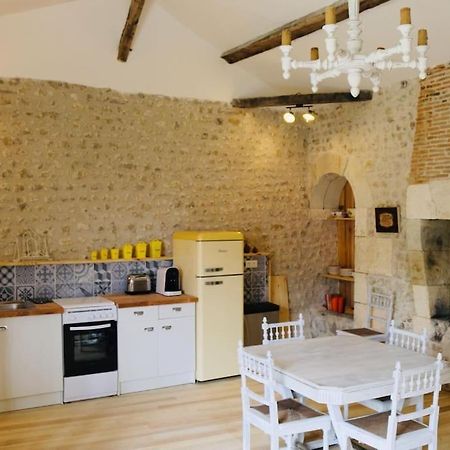 As Seen On A New Life In The Sun - Beautiful 3 Bedroom Cottage With Shared Pool Montboyer Exterior photo