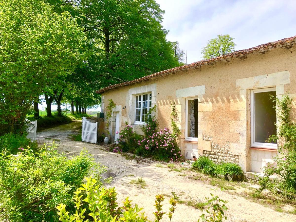 As Seen On A New Life In The Sun - Beautiful 3 Bedroom Cottage With Shared Pool Montboyer Exterior photo