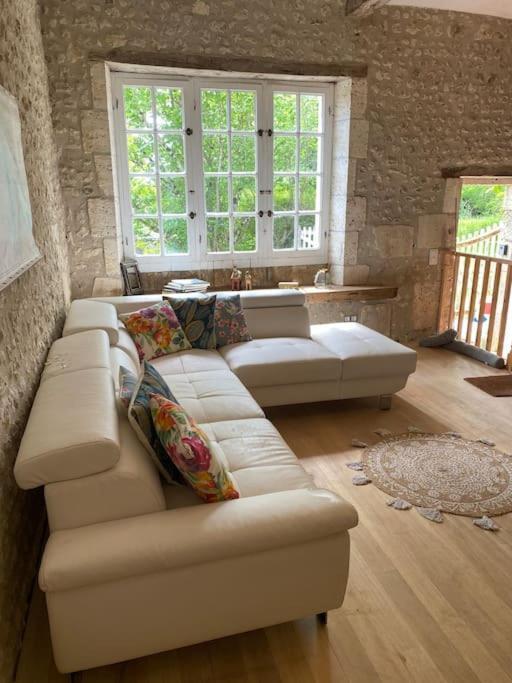 As Seen On A New Life In The Sun - Beautiful 3 Bedroom Cottage With Shared Pool Montboyer Exterior photo