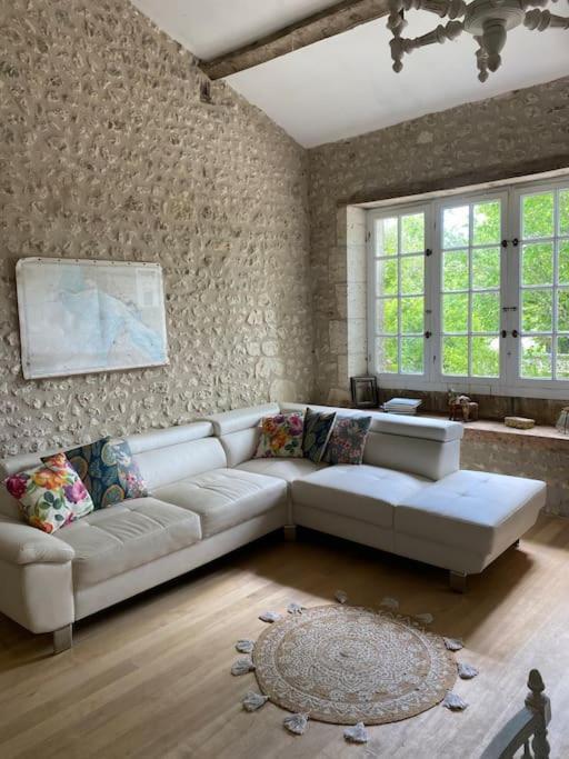 As Seen On A New Life In The Sun - Beautiful 3 Bedroom Cottage With Shared Pool Montboyer Exterior photo